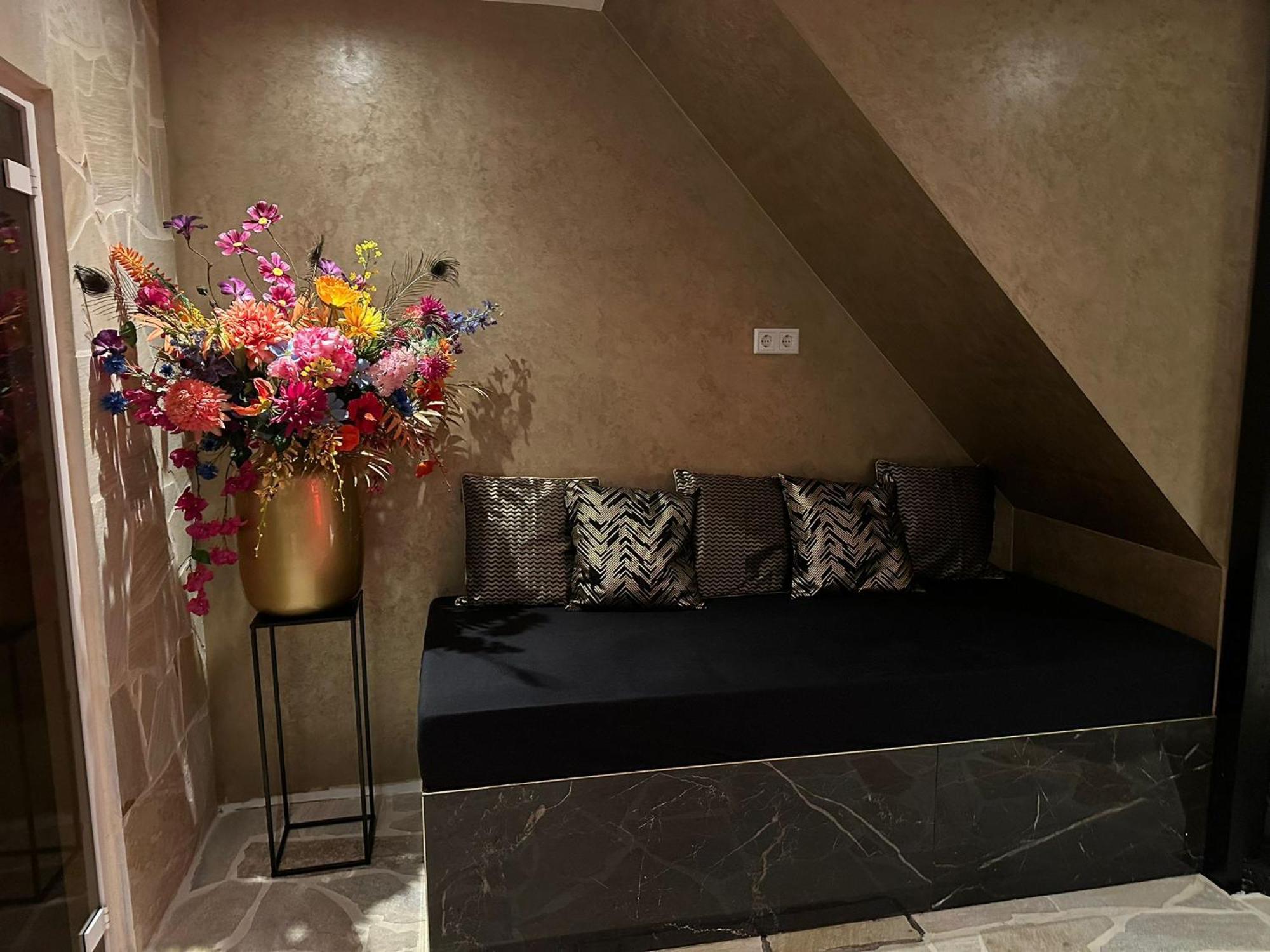 B&B Spa Goud Tilburg Luaran gambar