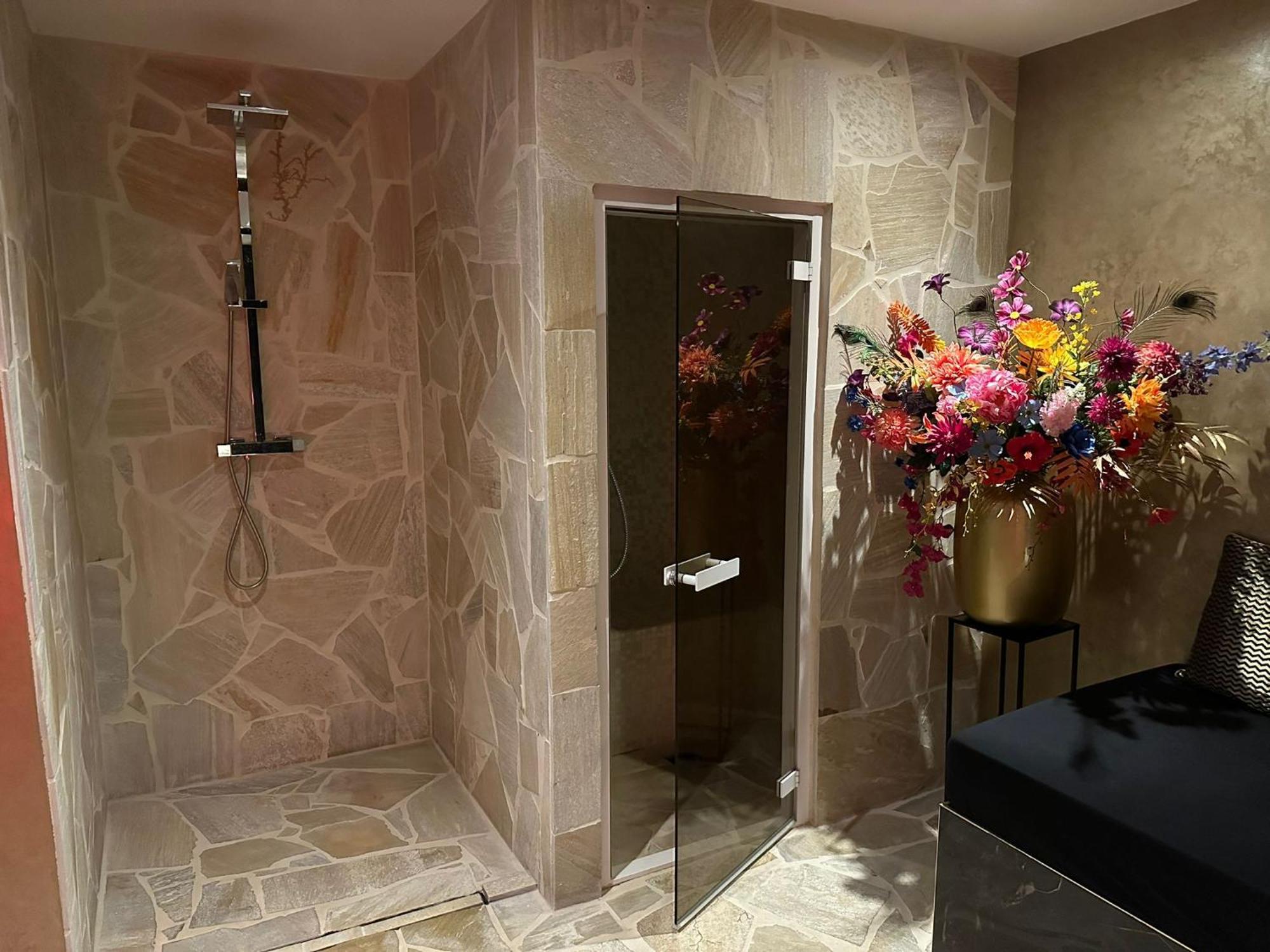B&B Spa Goud Tilburg Luaran gambar
